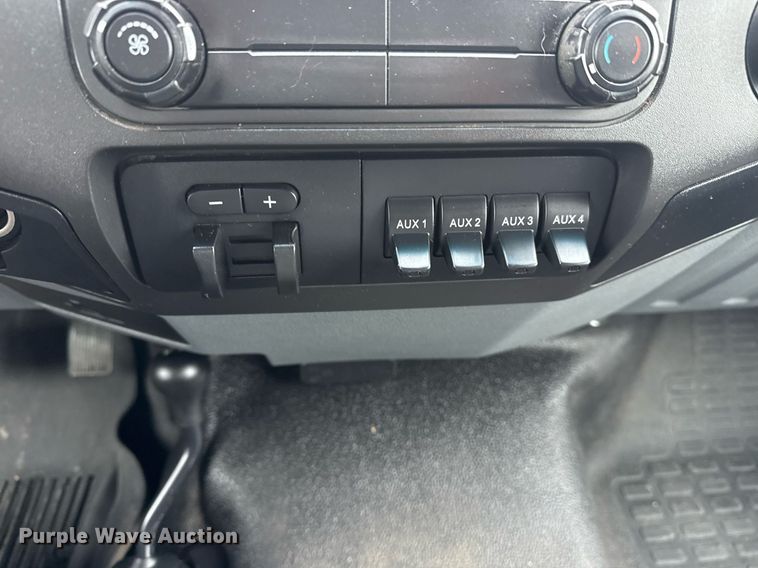 image for item EG5908 2012 Ford F450 Super Duty utility / service truck