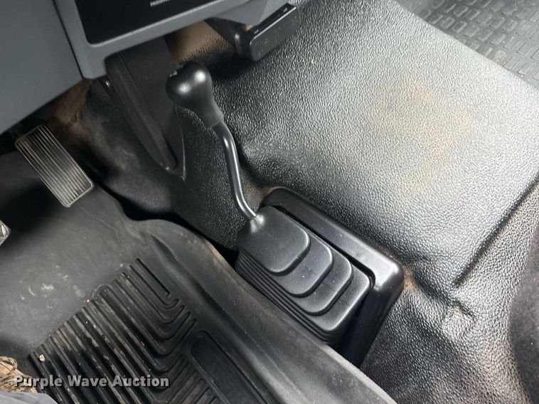 image for item EG5908 2012 Ford F450 Super Duty utility / service truck