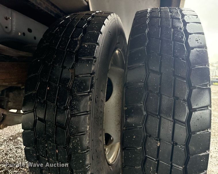 image for item EG5908 2012 Ford F450 Super Duty utility / service truck