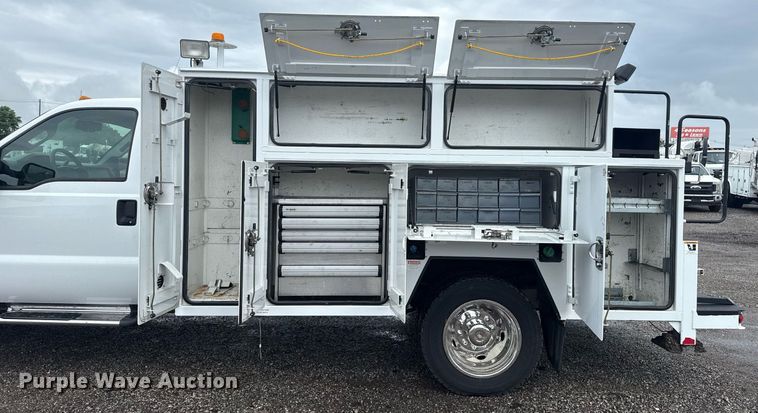 image for item EG5909 2015 Ford F550 Super Duty utility / service truck