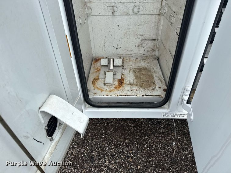 image for item EG5909 2015 Ford F550 Super Duty utility / service truck