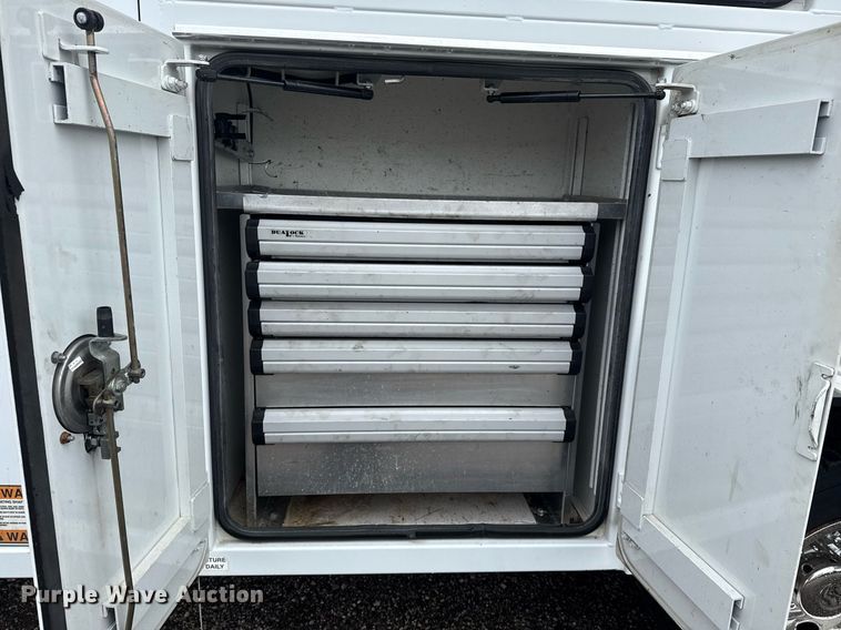 image for item EG5909 2015 Ford F550 Super Duty utility / service truck