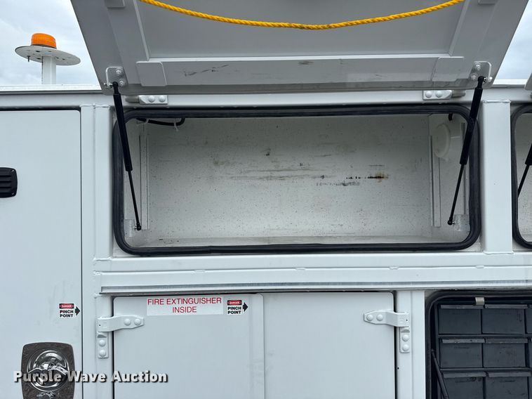 image for item EG5909 2015 Ford F550 Super Duty utility / service truck