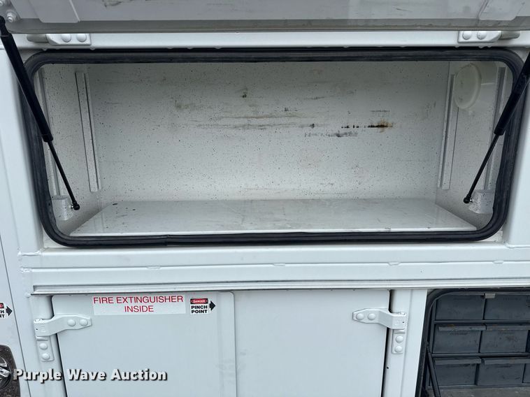 image for item EG5909 2015 Ford F550 Super Duty utility / service truck