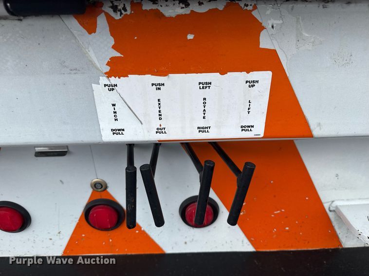 image for item EG5909 2015 Ford F550 Super Duty utility / service truck