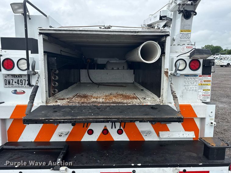 image for item EG5909 2015 Ford F550 Super Duty utility / service truck