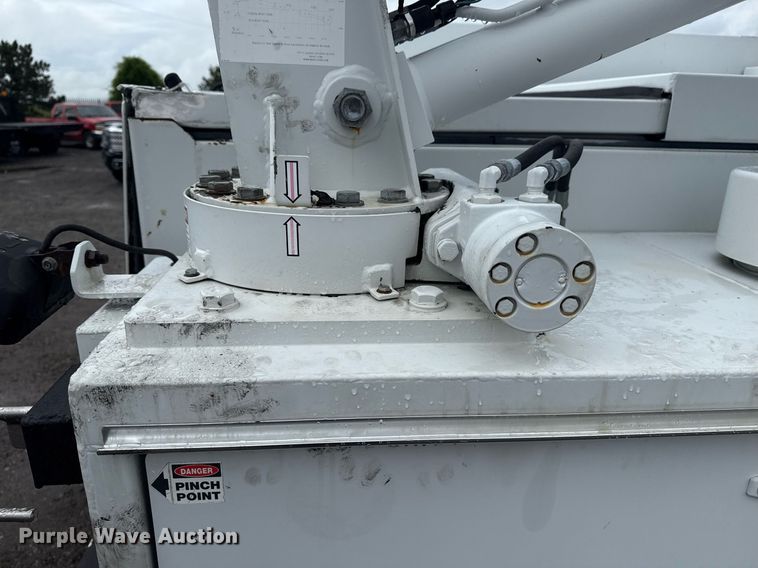 image for item EG5909 2015 Ford F550 Super Duty utility / service truck