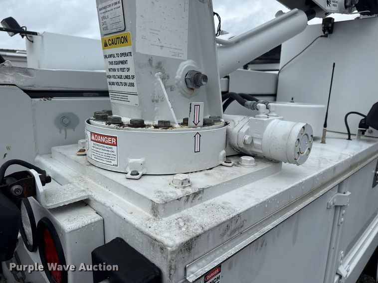 image for item EG5909 2015 Ford F550 Super Duty utility / service truck