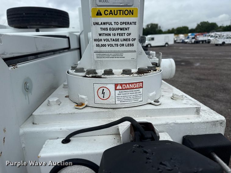 image for item EG5909 2015 Ford F550 Super Duty utility / service truck