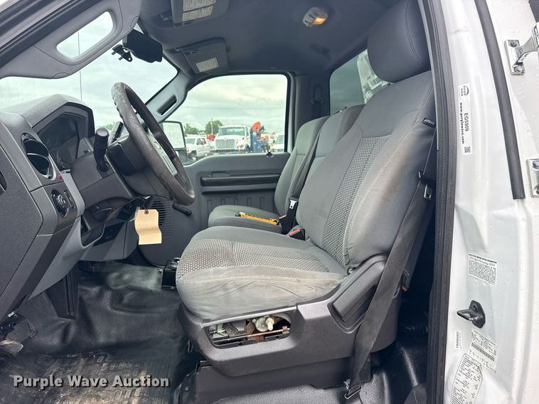 image for item EG5909 2015 Ford F550 Super Duty utility / service truck