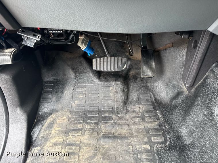 image for item EG5909 2015 Ford F550 Super Duty utility / service truck