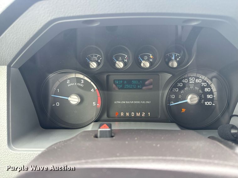 image for item EG5909 2015 Ford F550 Super Duty utility / service truck