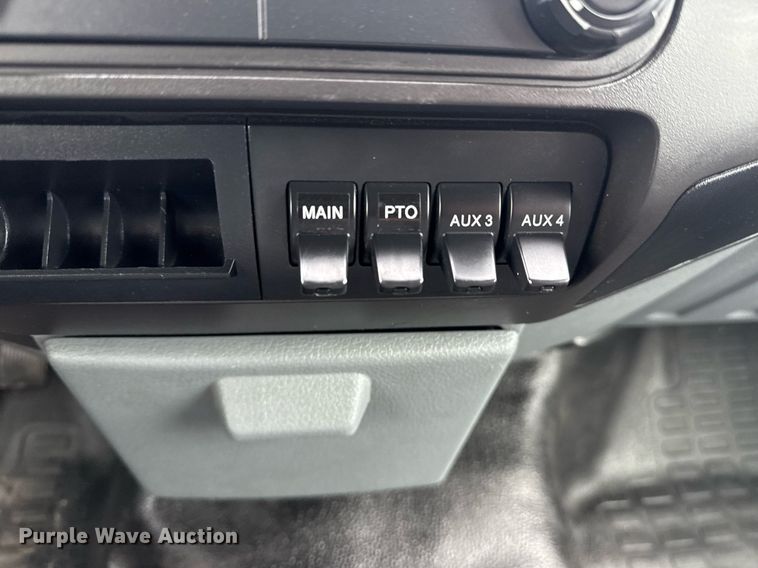 image for item EG5909 2015 Ford F550 Super Duty utility / service truck