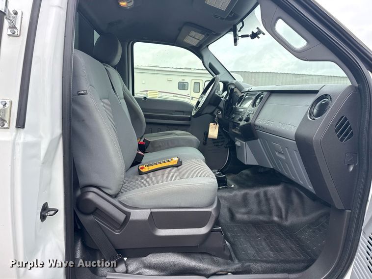 image for item EG5909 2015 Ford F550 Super Duty utility / service truck