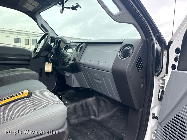 image for item EG5909 2015 Ford F550 Super Duty utility / service truck