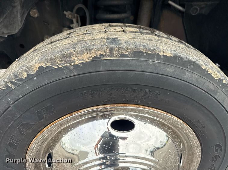 image for item EG5909 2015 Ford F550 Super Duty utility / service truck