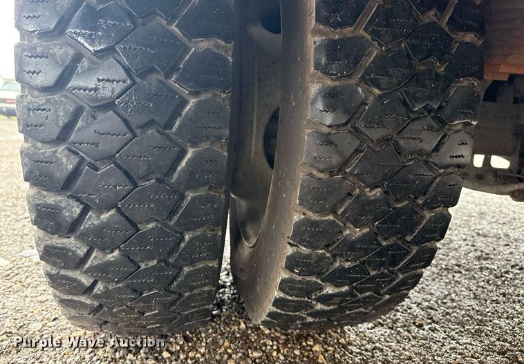 image for item EG5909 2015 Ford F550 Super Duty utility / service truck