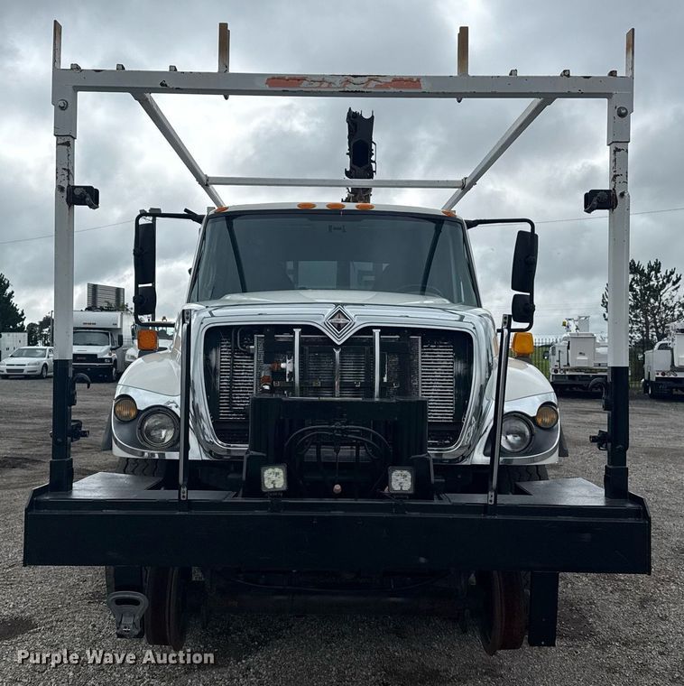 image for item EG5920 2008 International 7500 Crew Cab crane truck