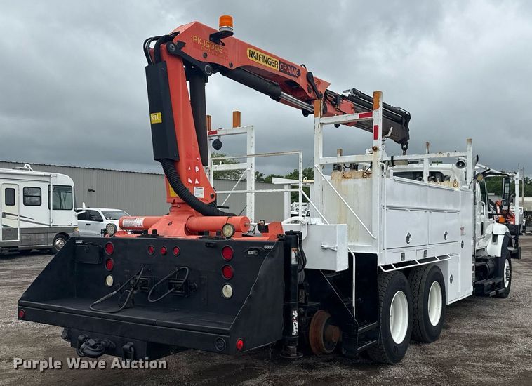 image for item EG5920 2008 International 7500 Crew Cab crane truck