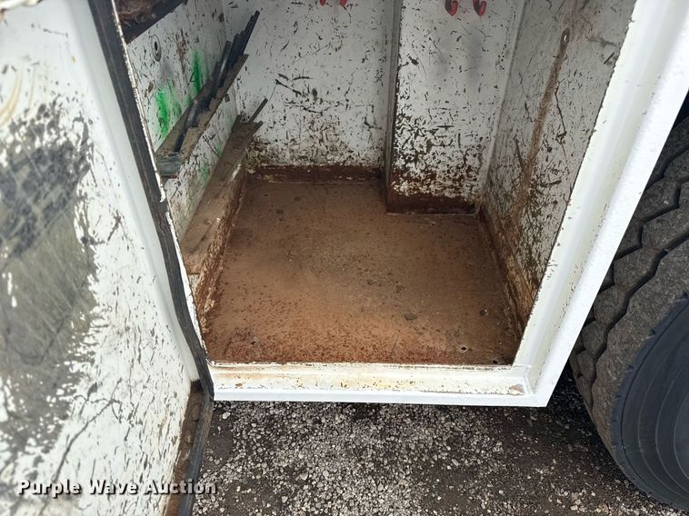 image for item EG5920 2008 International 7500 Crew Cab crane truck