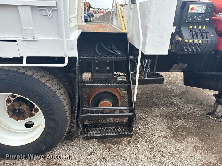 image for item EG5920 2008 International 7500 Crew Cab crane truck