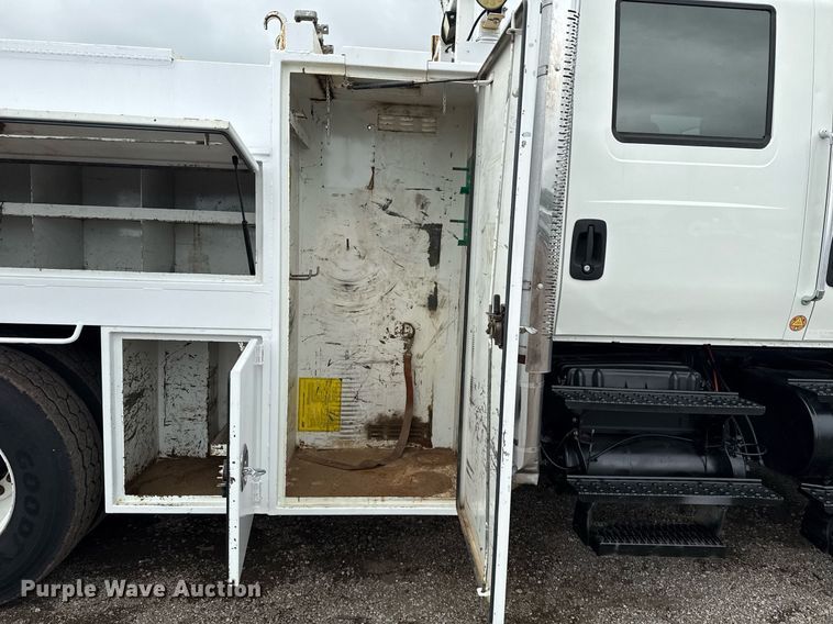 image for item EG5920 2008 International 7500 Crew Cab crane truck