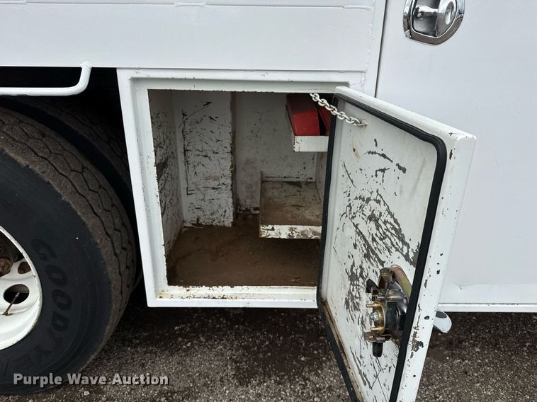 image for item EG5920 2008 International 7500 Crew Cab crane truck