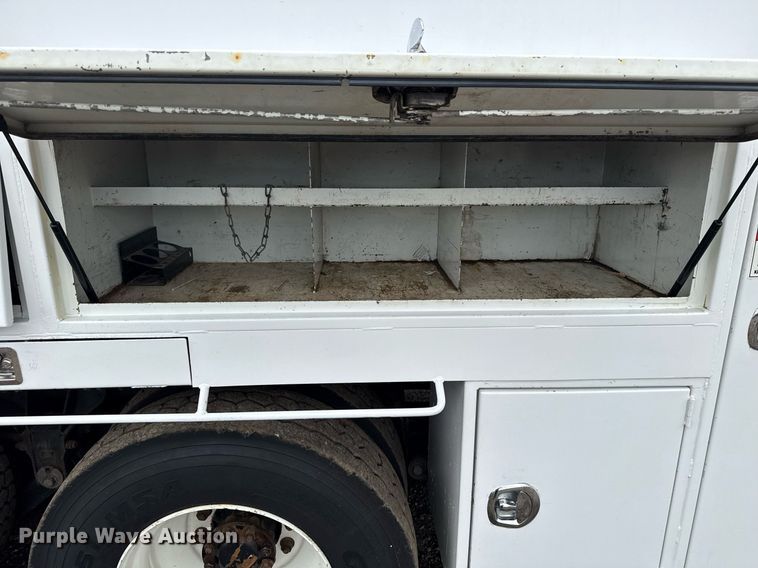 image for item EG5920 2008 International 7500 Crew Cab crane truck