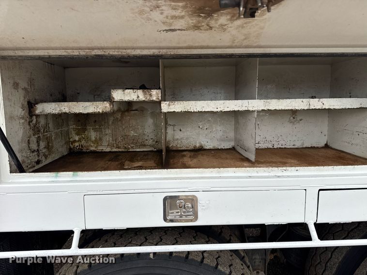 image for item EG5920 2008 International 7500 Crew Cab crane truck