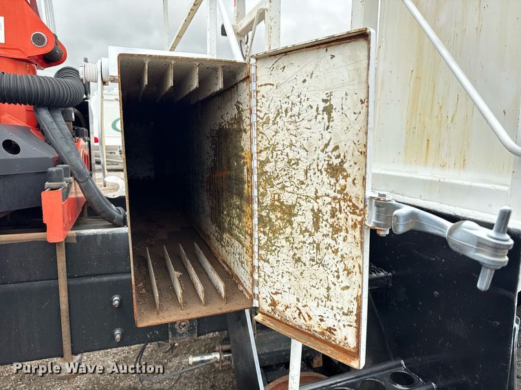 image for item EG5920 2008 International 7500 Crew Cab crane truck