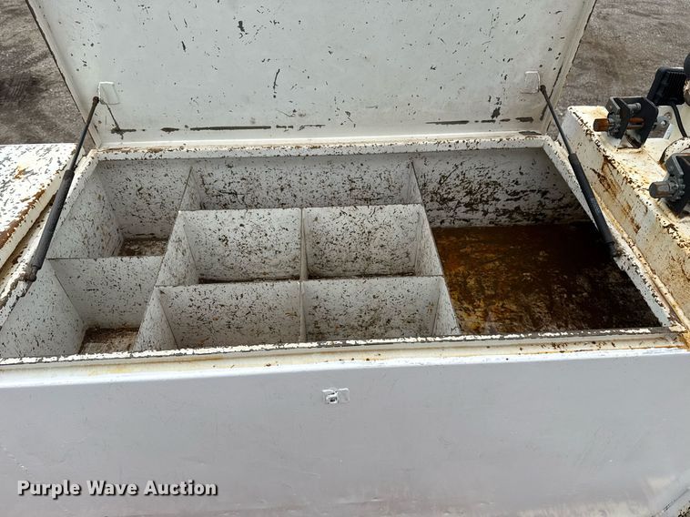 image for item EG5920 2008 International 7500 Crew Cab crane truck