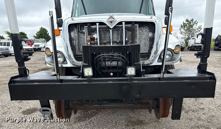 image for item EG5920 2008 International 7500 Crew Cab crane truck