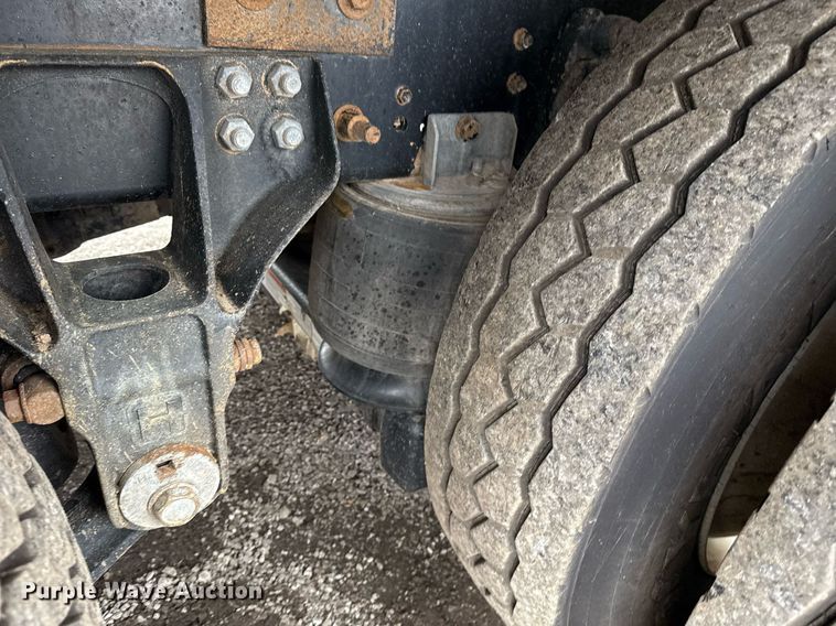 image for item EG5920 2008 International 7500 Crew Cab crane truck