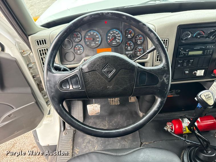 image for item EG5920 2008 International 7500 Crew Cab crane truck