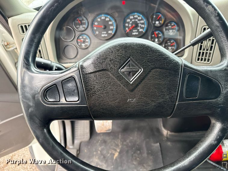 image for item EG5920 2008 International 7500 Crew Cab crane truck