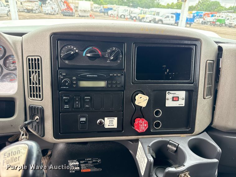 image for item EG5920 2008 International 7500 Crew Cab crane truck