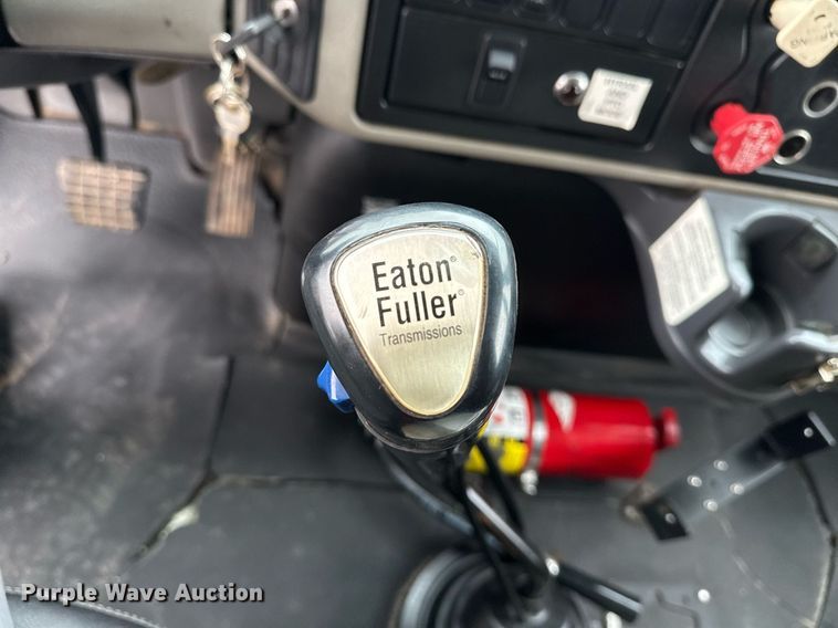 image for item EG5920 2008 International 7500 Crew Cab crane truck