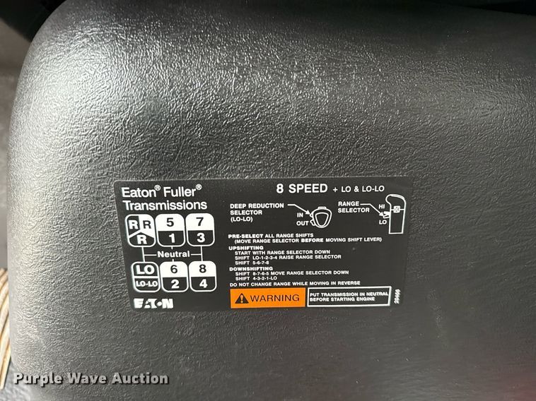 image for item EG5920 2008 International 7500 Crew Cab crane truck