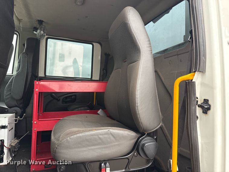 image for item EG5920 2008 International 7500 Crew Cab crane truck