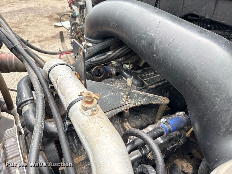 image for item EG5920 2008 International 7500 Crew Cab crane truck