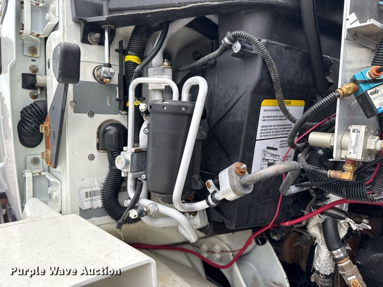 image for item EG5920 2008 International 7500 Crew Cab crane truck