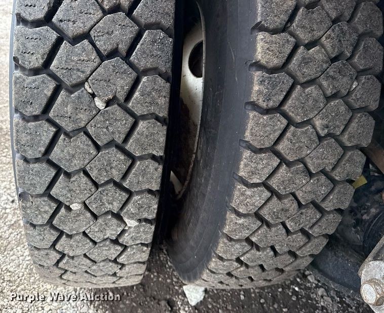 image for item EG5920 2008 International 7500 Crew Cab crane truck