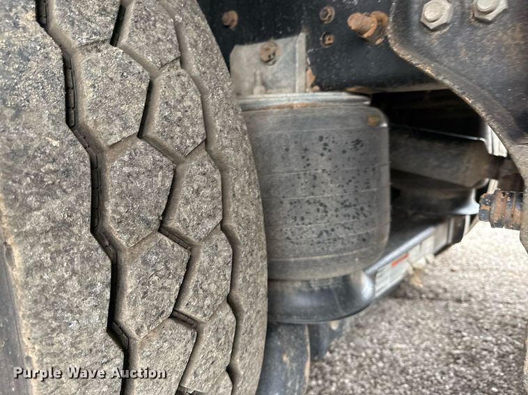 image for item EG5920 2008 International 7500 Crew Cab crane truck