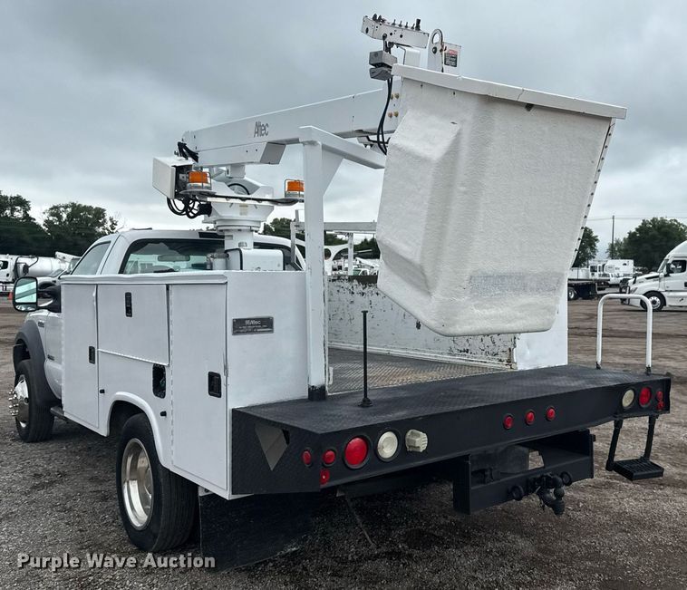 image for item EG5921 2005 Ford F450 Super Duty bucket truck