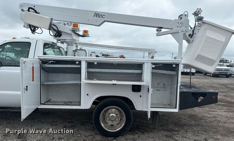 image for item EG5921 2005 Ford F450 Super Duty bucket truck