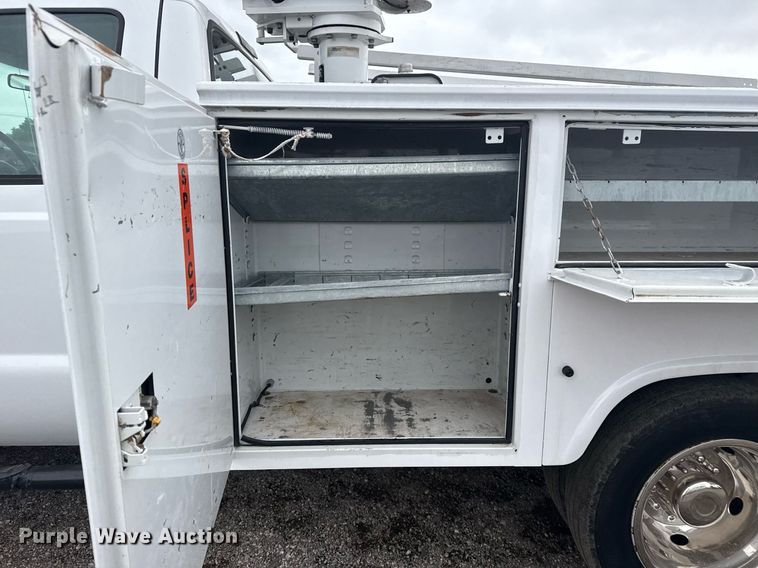 image for item EG5921 2005 Ford F450 Super Duty bucket truck