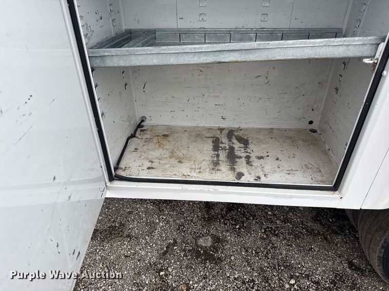 image for item EG5921 2005 Ford F450 Super Duty bucket truck