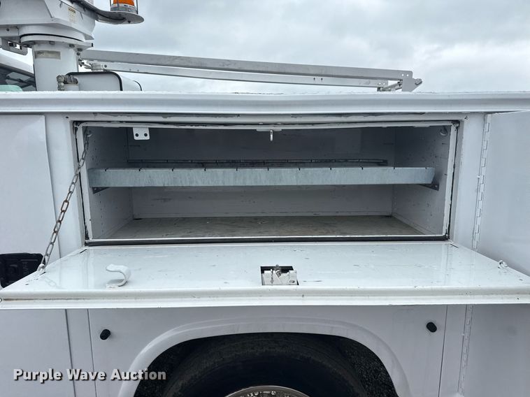 image for item EG5921 2005 Ford F450 Super Duty bucket truck