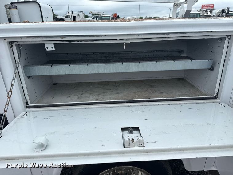 image for item EG5921 2005 Ford F450 Super Duty bucket truck