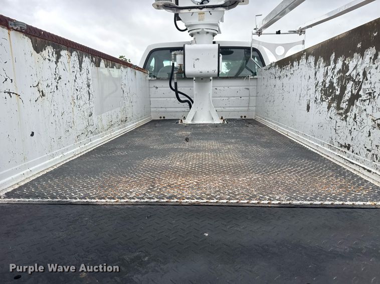 image for item EG5921 2005 Ford F450 Super Duty bucket truck